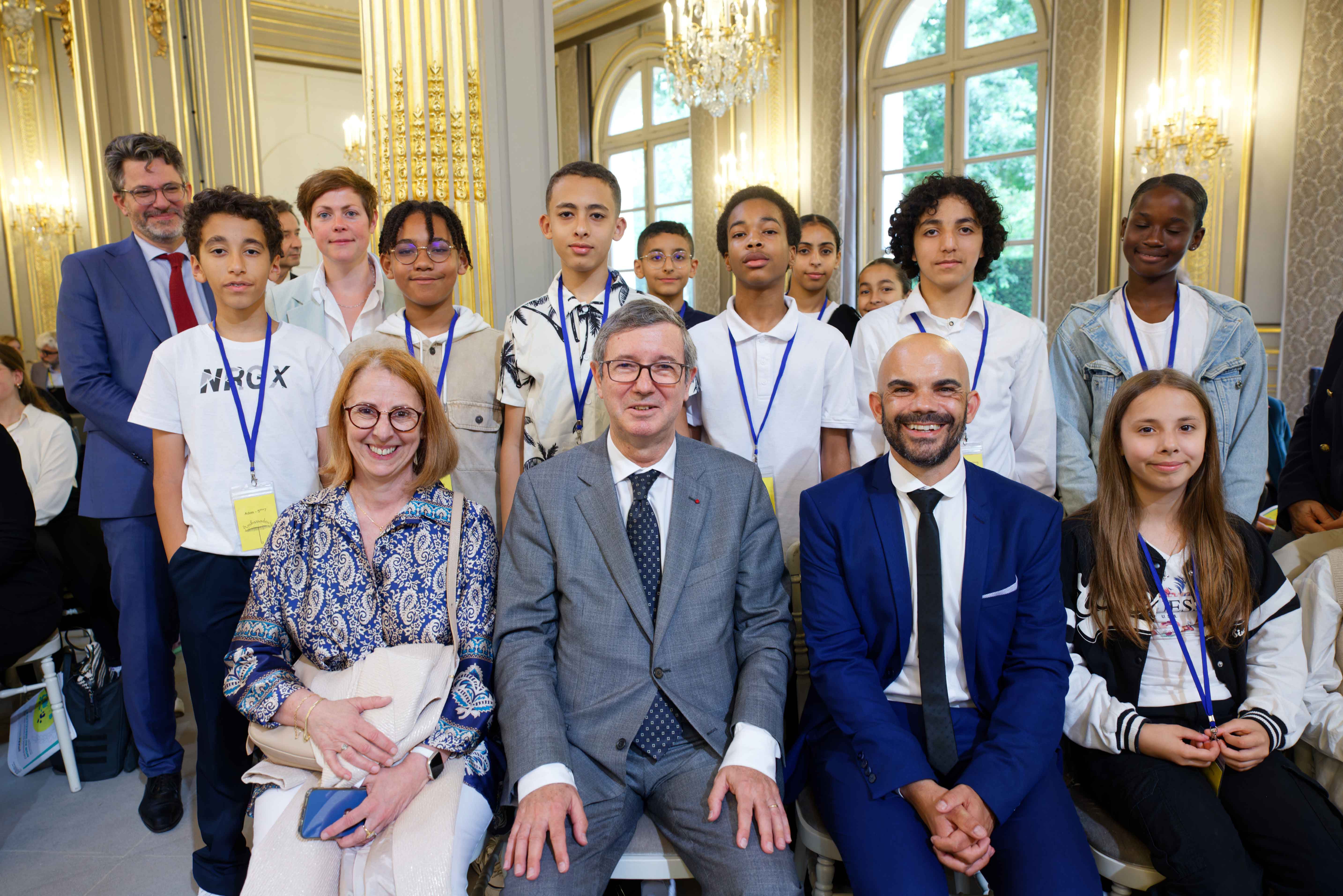 Les élèves du collège Longchambon reçus à lÉlysée pour leur lutte